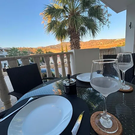 Kyblue Management -1br Apt, 6 Mins To Coral Bay Apartmán Pegeia