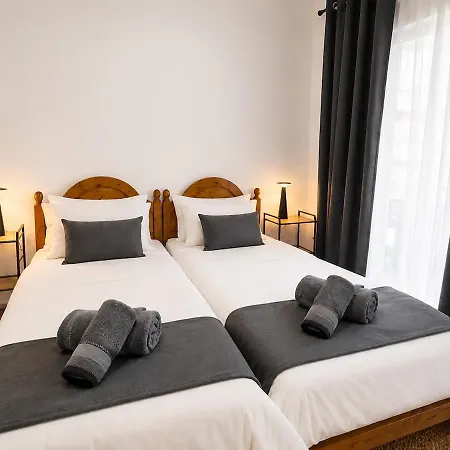 Kyblue Management -1br Apt, 6 Mins To Coral Bay *