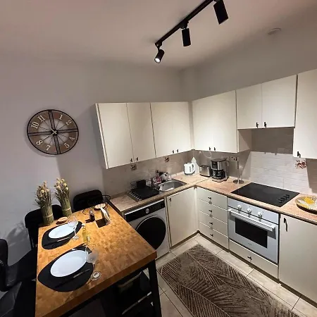 Kyblue Management -1br Apt, 6 Mins To Coral Bay